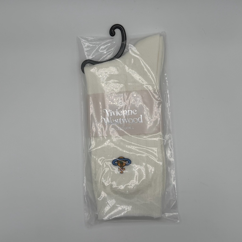 VIVIENNE WESTWOOD ORB EMBROIDERED SOCKS — CREAM | FULL PACKAGING - Picture 5 of 5